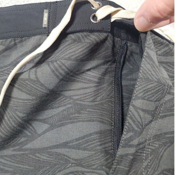 Linksoul Boardwalker Shorts Mens‎ 38" Board Shorts Black Leaf Print Hybrid Surf - Picture 4 of 14
